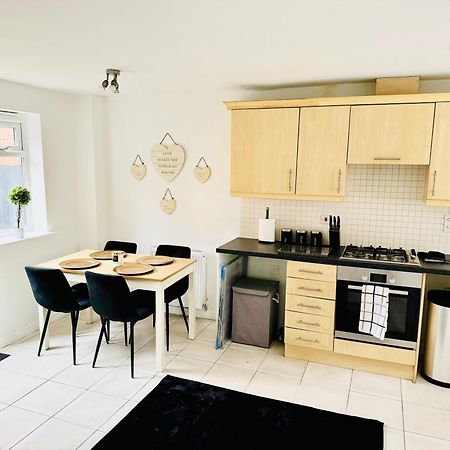 Harmony House 3 Bedroom New Build For Families, Contractors, Black Country Museum Sleeps 6 Tipton Esterno foto