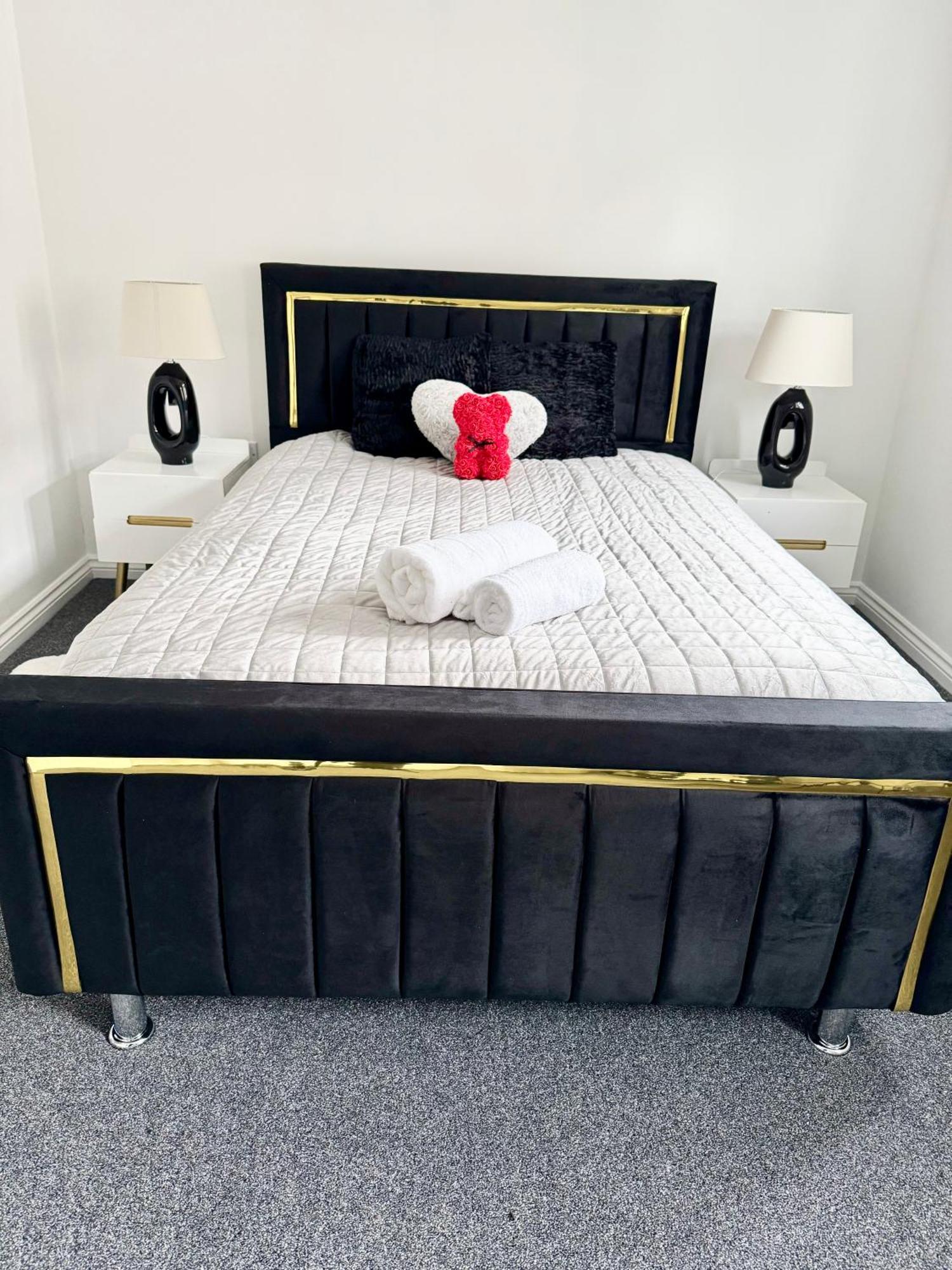 Harmony House 3 Bedroom New Build For Families, Contractors, Black Country Museum Sleeps 6 Tipton Esterno foto