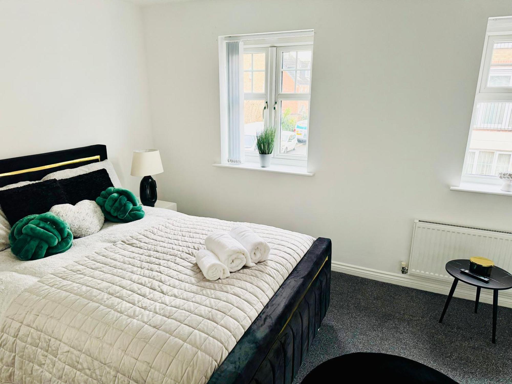Harmony House 3 Bedroom New Build For Families, Contractors, Black Country Museum Sleeps 6 Tipton Esterno foto