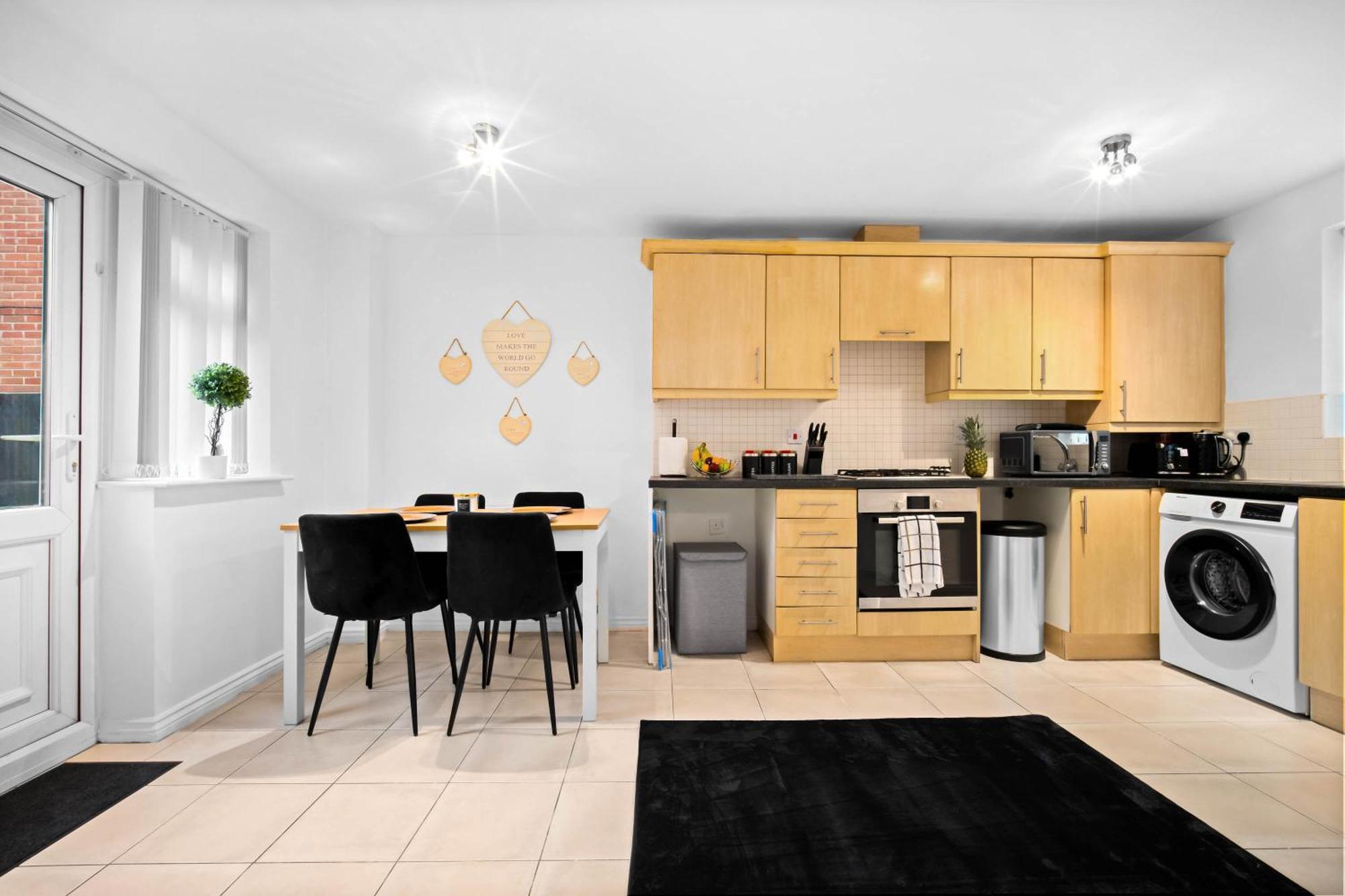 Harmony House 3 Bedroom New Build For Families, Contractors, Black Country Museum Sleeps 6 Tipton Esterno foto